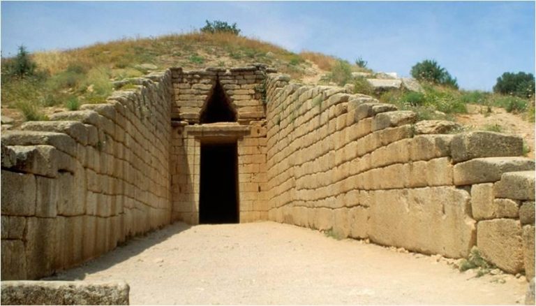 tholos tombs